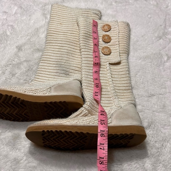 UGG classic knit boot size 7 - Picture 4 of 9